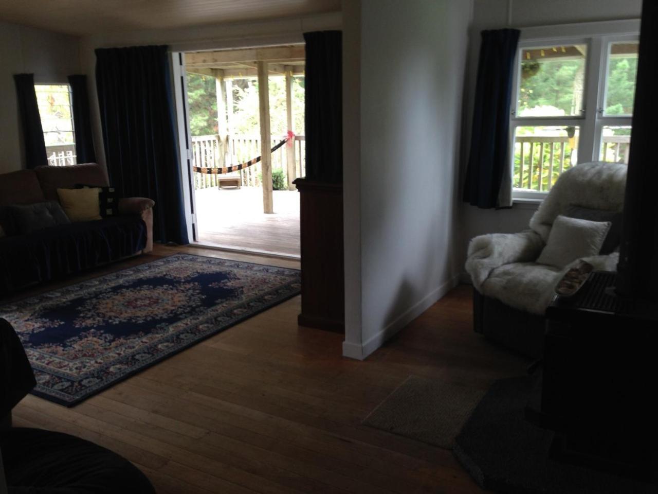 Te Puia Waipiro Bay Paradise B&B 외부 사진