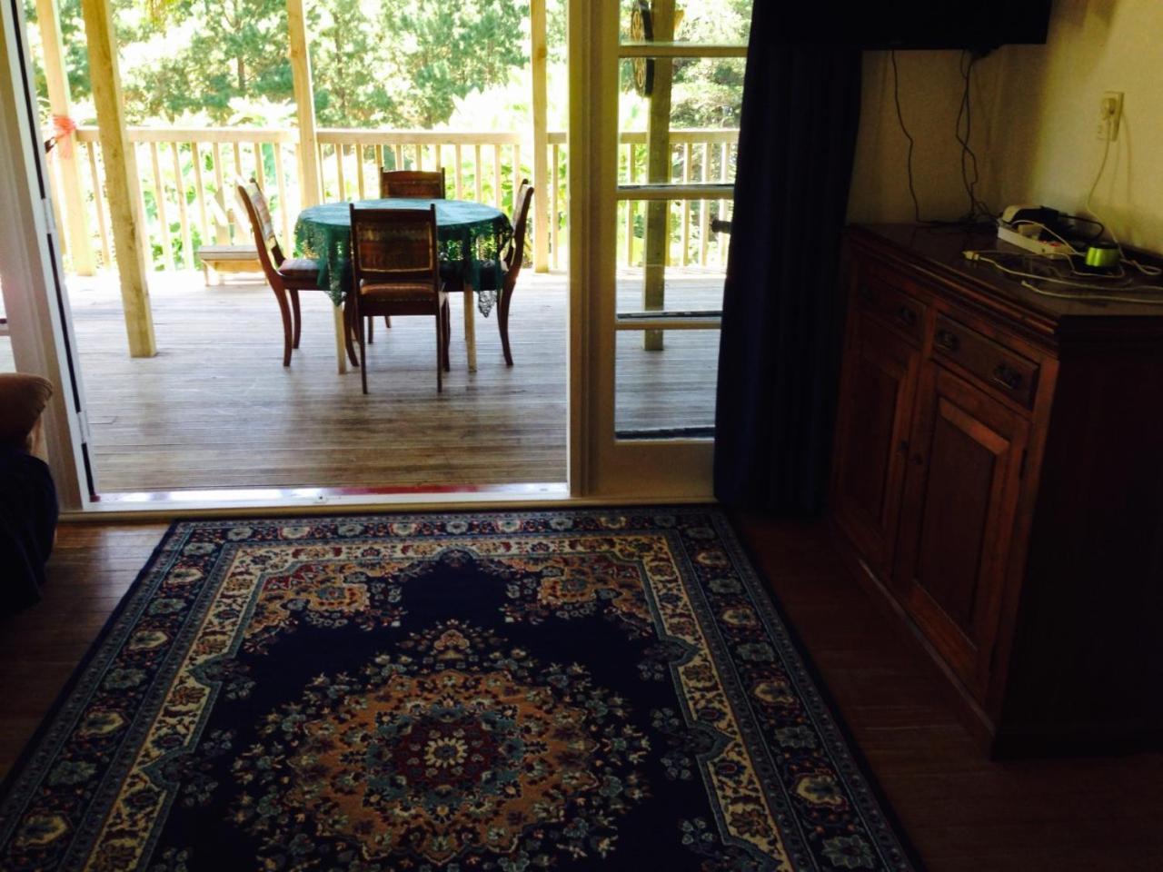 Te Puia Waipiro Bay Paradise B&B 외부 사진