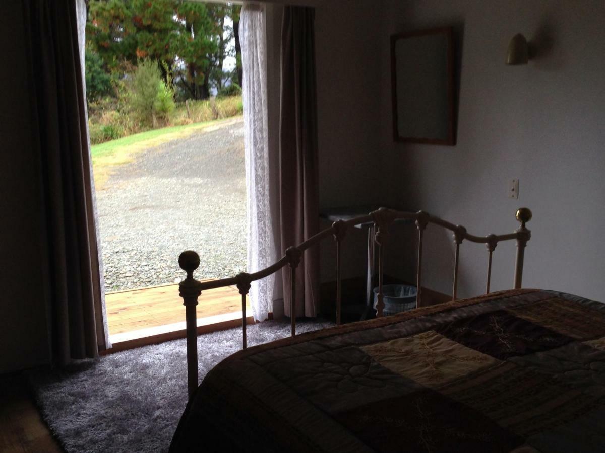 Te Puia Waipiro Bay Paradise B&B 외부 사진